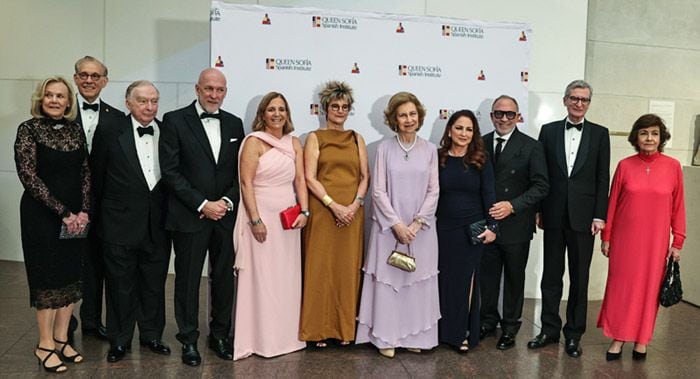 reina Sofía con los premiados 