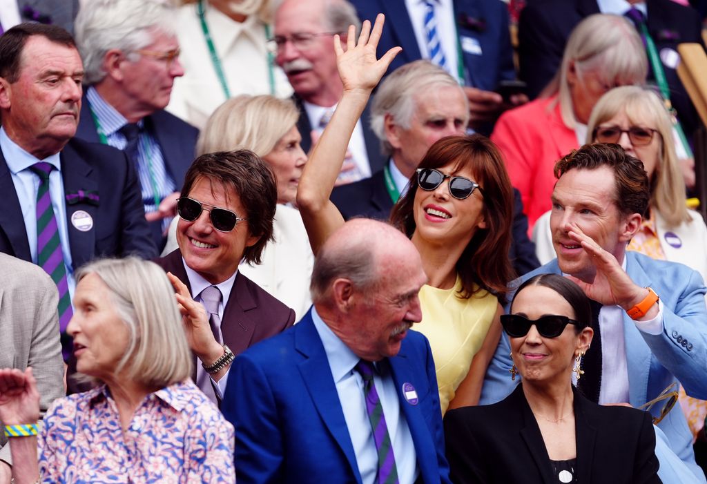 Tom Cruise, Benedict Cumberbatch y Sophie Hunter en el palco real de la final de Wimbledon 2024