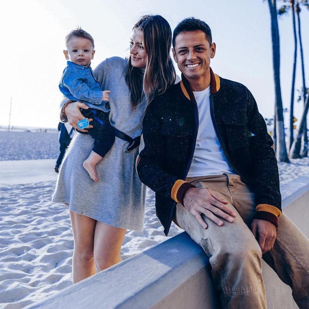 Chicharito Hernández y su familia en California