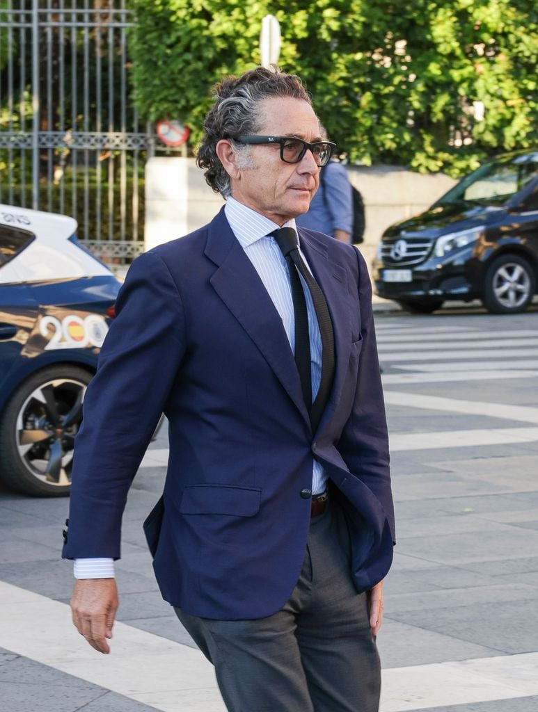 Alvaro Fuster at the funeral of Juan Miguel Villar Mir