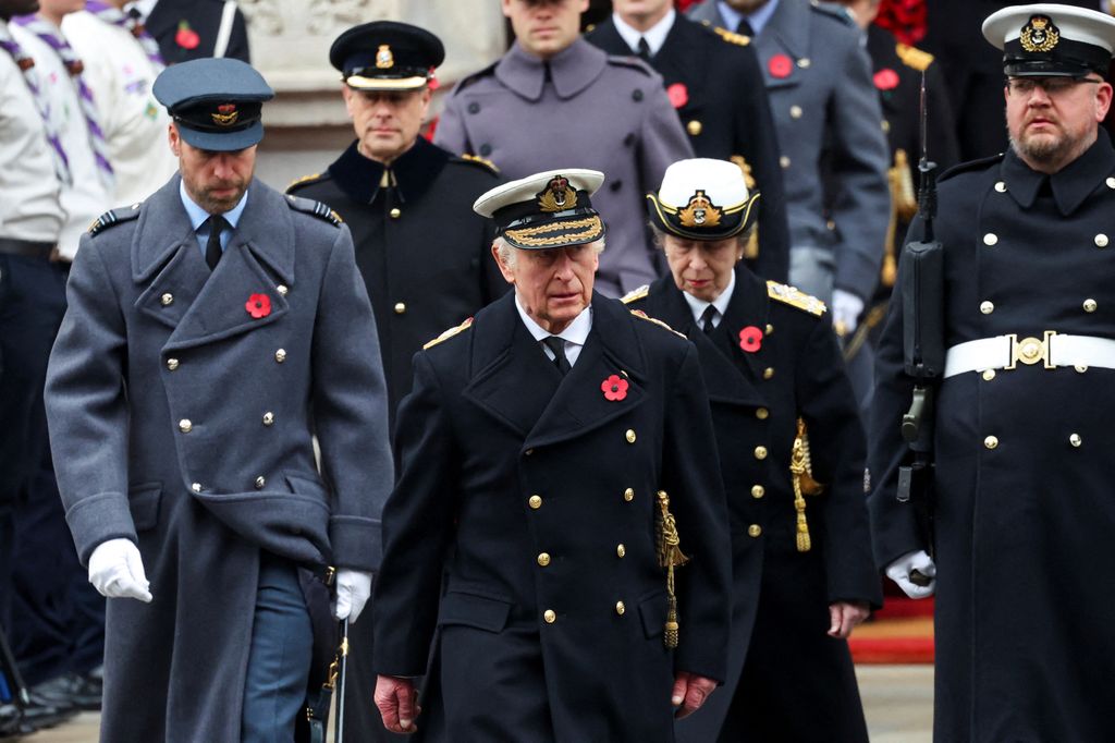 El príncipe William se unió al rey Carlos III y a sus tíos durante la ceremonia.