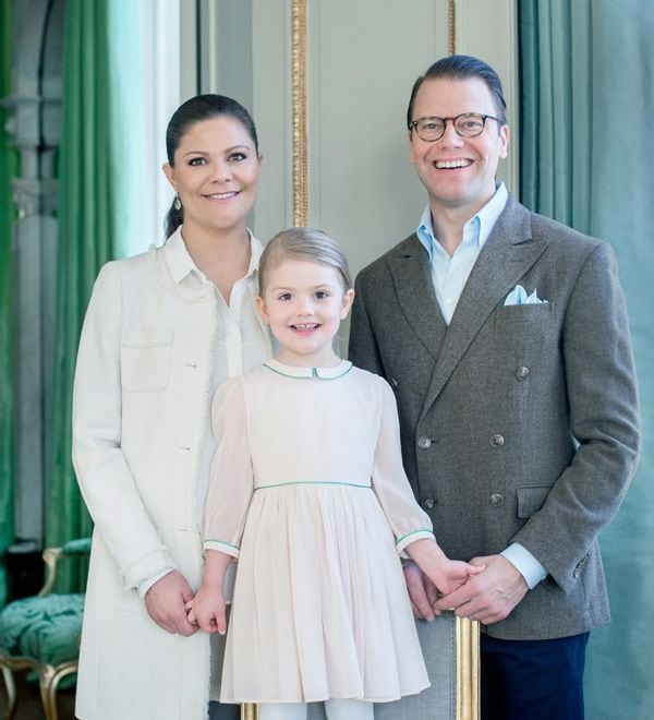 La Casa Real sueca ha difundido dos nuevas imágenes que reflejan la felicidad de la princesa y la de sus padres, Victoria y Daniel de Suecia. Foto realizada por Kate Gabor
