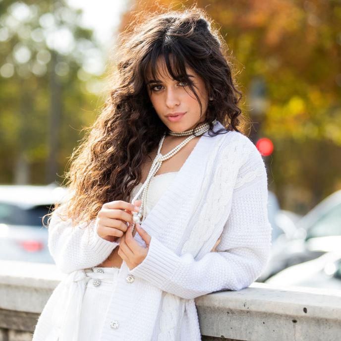 camila cabello with loose wavy hair au naturale