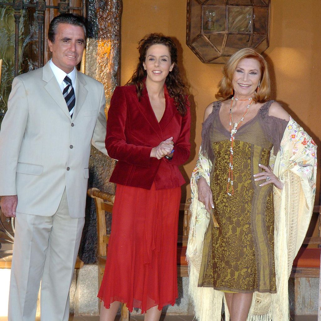 Rocío Jurado junto a su hija, Rocío Carrasco, y José Ortega Cano