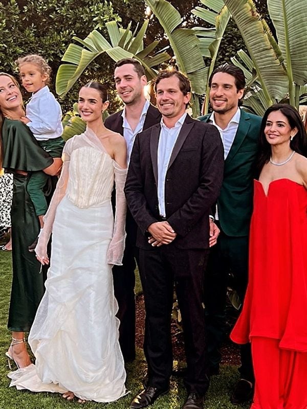 Blanca Padilla junto a sus invitados