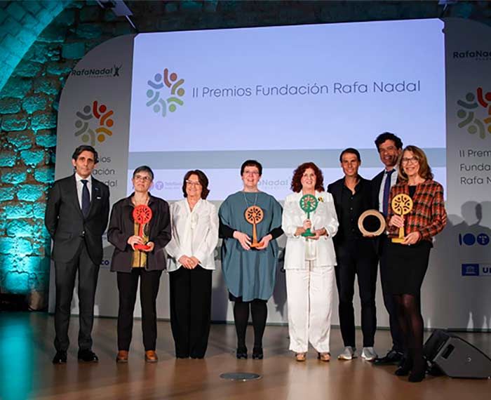 Rafa Nadal con los galardonados en los premios de su fundación