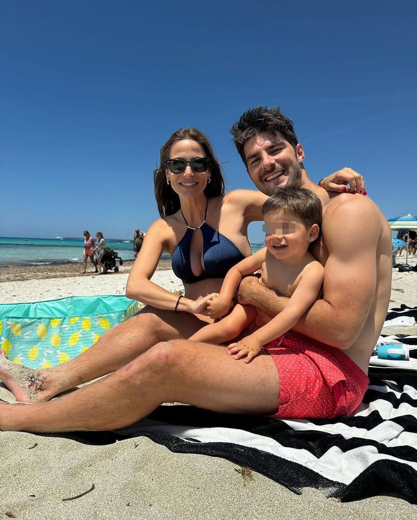 Lucía Villalón con su marido Gonzalo Melero y su hijo Diego