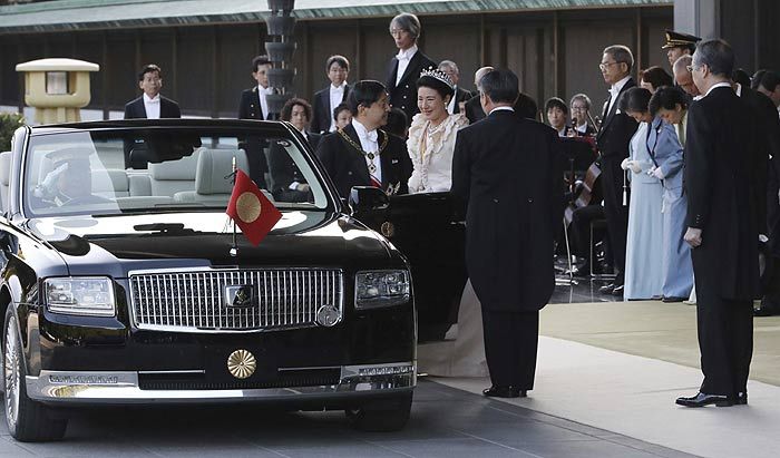 Música y mucha emoción en el desfile real de los emperadores Naruhito y Masako de Japón