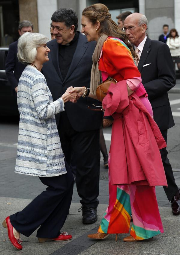 La infanta Elena ha regresado a la escena oficial de la mano de una buena causa y en colaboración con Cáritas