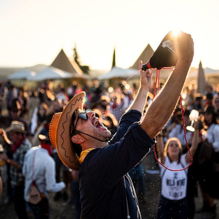 El vino corre a raudales en el Wine Fest