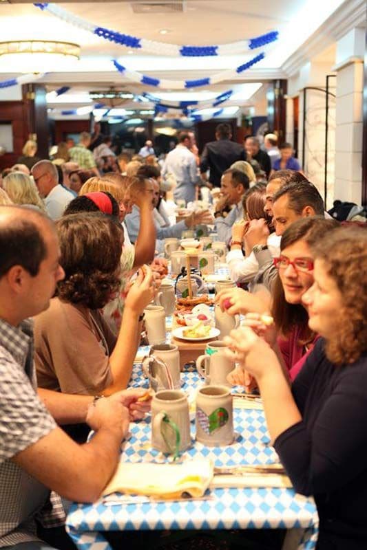 mesas-oktoberfest-marriot-lisboa