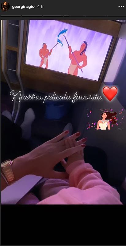 ¡Una dulce siesta y su película favorita! El vuelo más divertido de Georgina Rodríguez y sus niños 