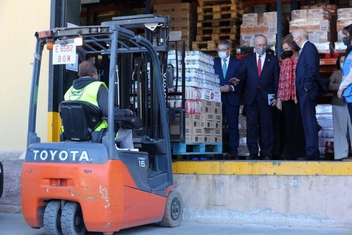 Doña Sofía en el Banco de Alimentos de la Costa del Sol