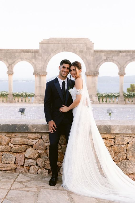 Marco Asensio y Sandra Garal el día de su boda