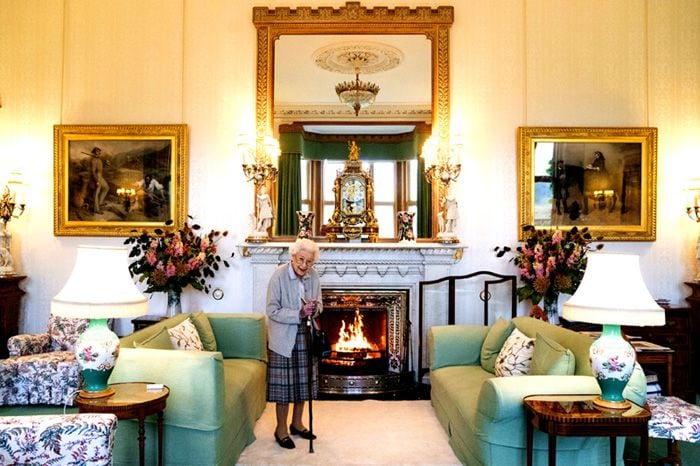 Isabel II en su castillo de Balmoral