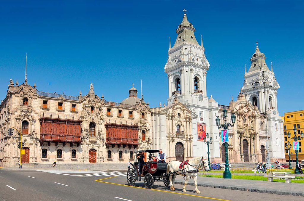 plaza armas lima