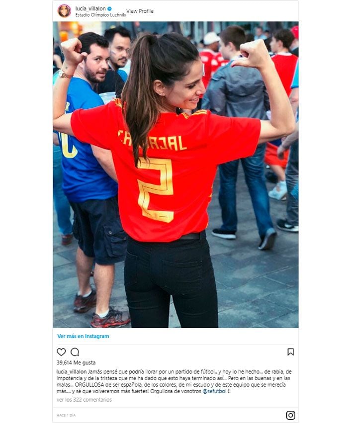 Lucía Villalón con la camiseta de Dani Carvajal