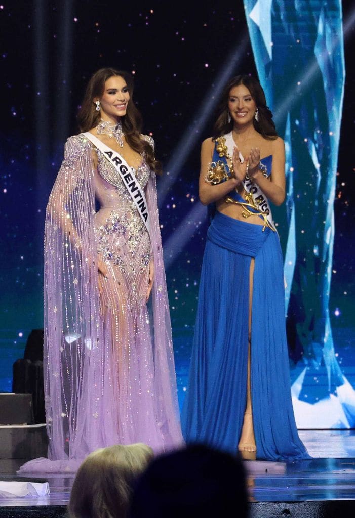 Magalí Benejam junto a Miss Puerto, Rico Jennifer Colón.