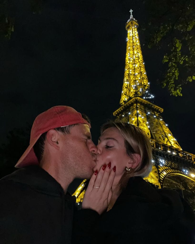 Diego Schwartzman y Eugenia De Martino se comprometen en la parisina ciudad del amor