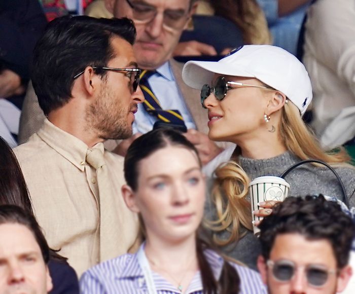 Ariana Grande y Jonathan Bailey en Wimbledon 