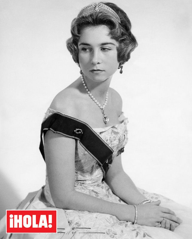 Así fue la presencia de la reina Sofía, con 14 años, en la coronación de Isabel II
