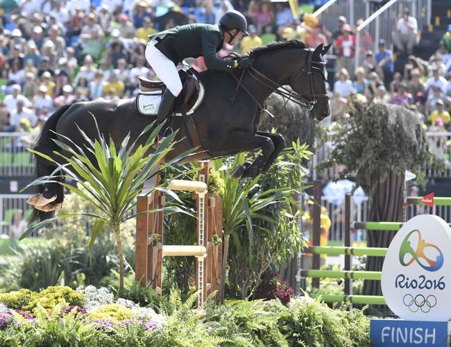 Según ha explicado el jinete en sus redes sociales, Athina habría dado órdenes para que no se acercara al animal. “Volvemos de los Juegos Olímpicos y vemos que hay un guardaespalda delante del box de Cornetto K, que no nos deja ni acariciarlo… ¡No puedo dar una manzana a mi mejor amigo! Espero que se haga justicia y que todo vuelva a la normalidad”, ha escrito en su cuenta de Instagram
