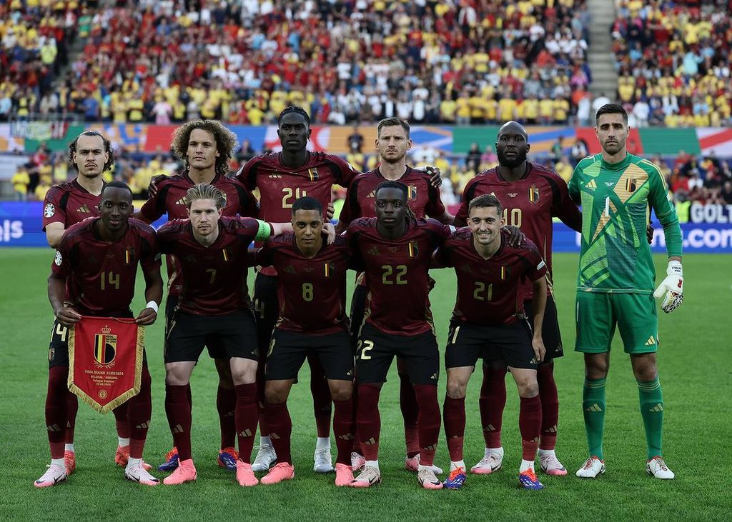 La selección de Bélgica posa en su choque contra Rumanía
