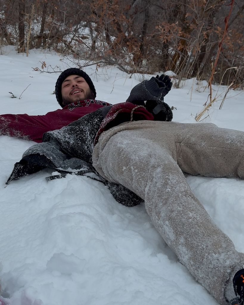 Cristán se divirtió como niño en la nieve.