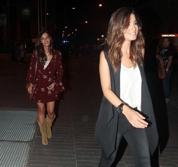 Sara estuvo en el concierto con su amiga Isabel Jiménez y su hermana Irene, que colgó algunos vídeos del concierto en sus redes sociales
