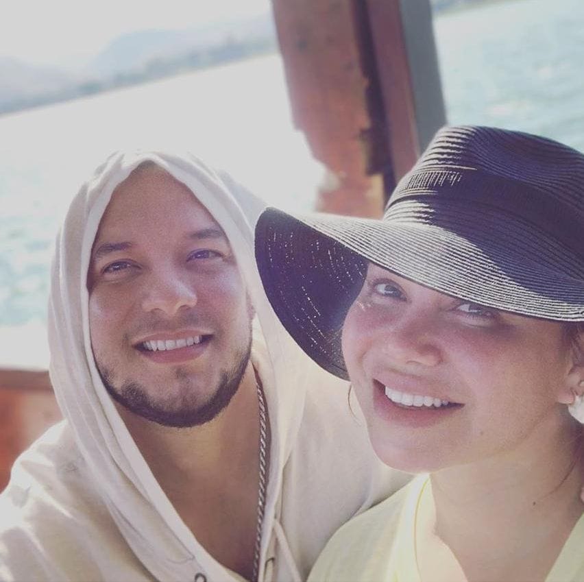 Chiquis y Lorenzo Méndez