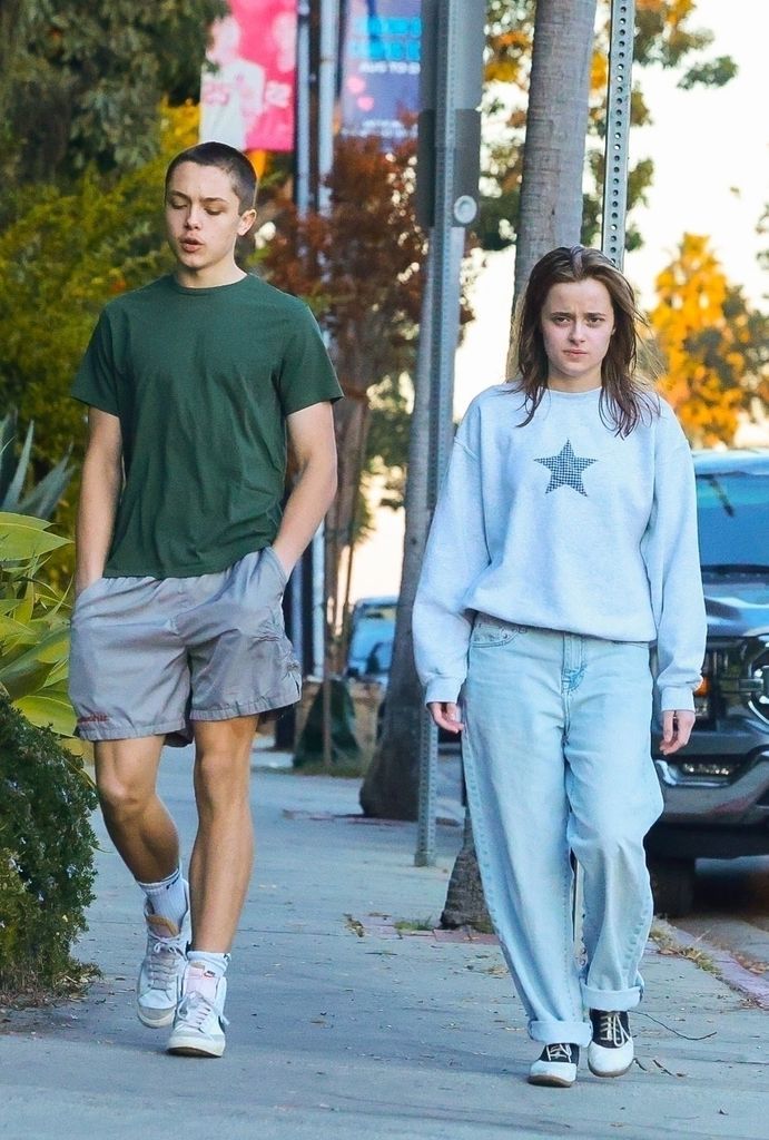 Los mellizos Jolie-Pitt acudieron a un supermercado en el barrio de Los Feliz.