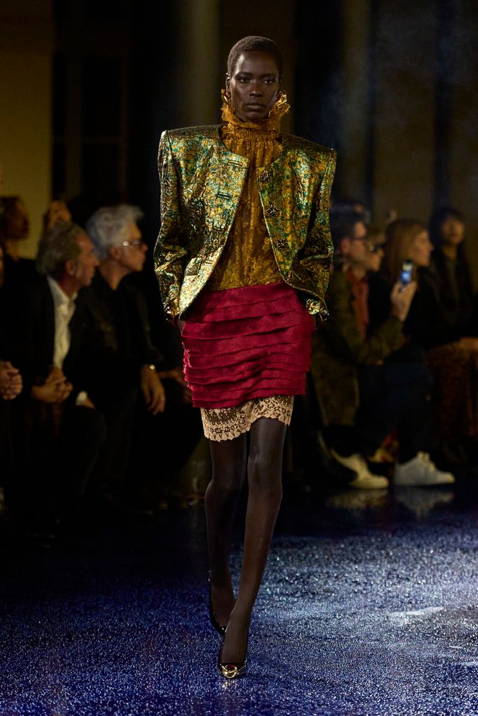 Paris Fashion Week: Saint Laurent Primavera/Verano 2025