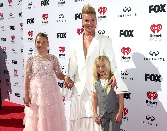 Willow y Jameson con su madre, Pink