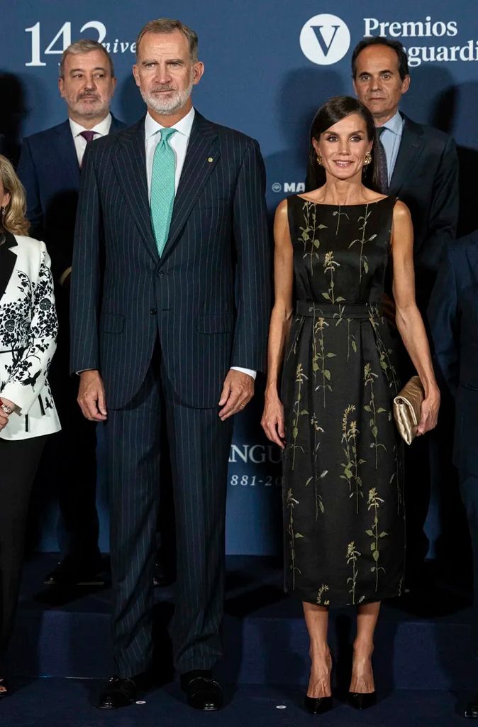El homenaje de la reina Letizia a Puig con un look de Dries Van Noten y Carolina Herrera