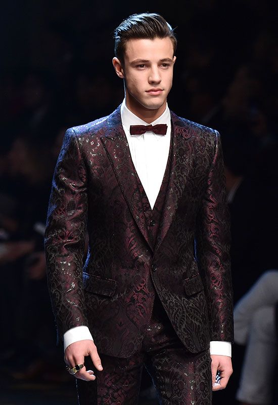 new_faces_fashion_weeks_cameron_dallas_1a