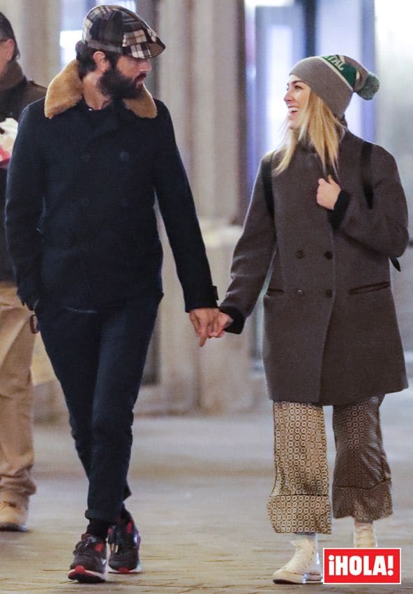 Blanca Suárez y Javier Rey paseando de la mano