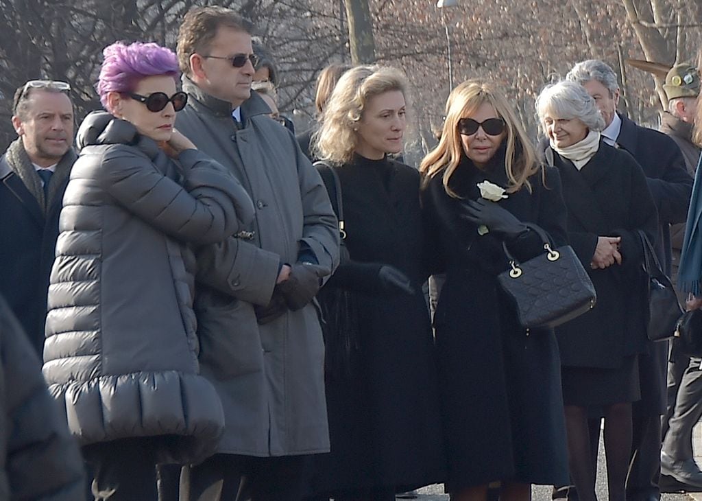 Antonia Dell'Atte y Ana Obregón en el entierro de Sandra Torlonia en Turín