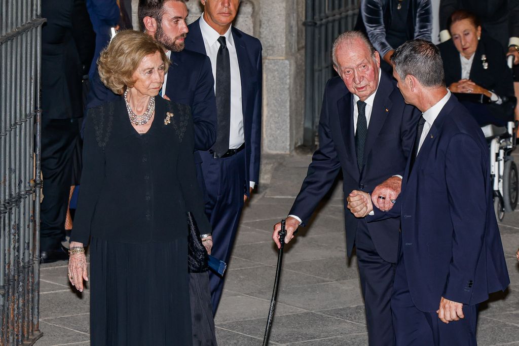 Los reyes Juan Carlos y Sofía, tras la misa