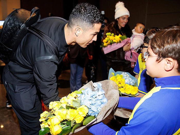 Cristiano Ronaldo con unos niños 