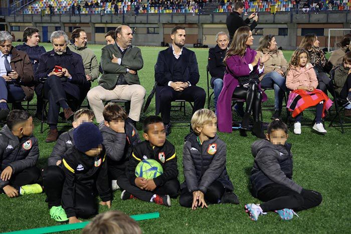 La emoción de Malena Costa y sus hijos en el homenaje a Mario Suárez tras su retirada del fútbol