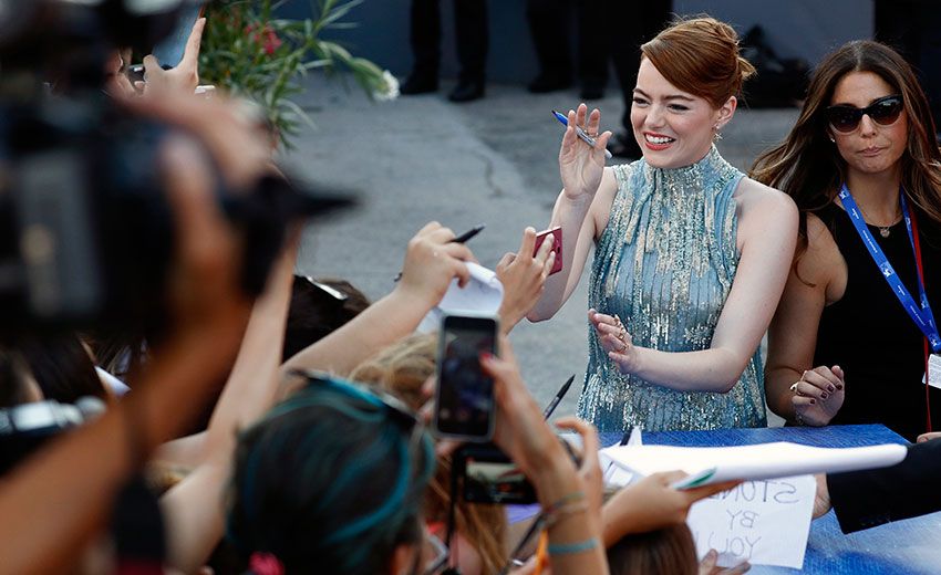 red_carpet_festival_cine_venecia_emma_stone_10a