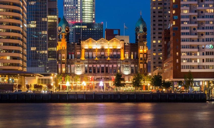 hotel new york en el muelle wilhelminakade de rotterdam