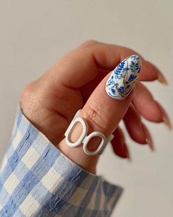 tendencia manicura kintsugi flores