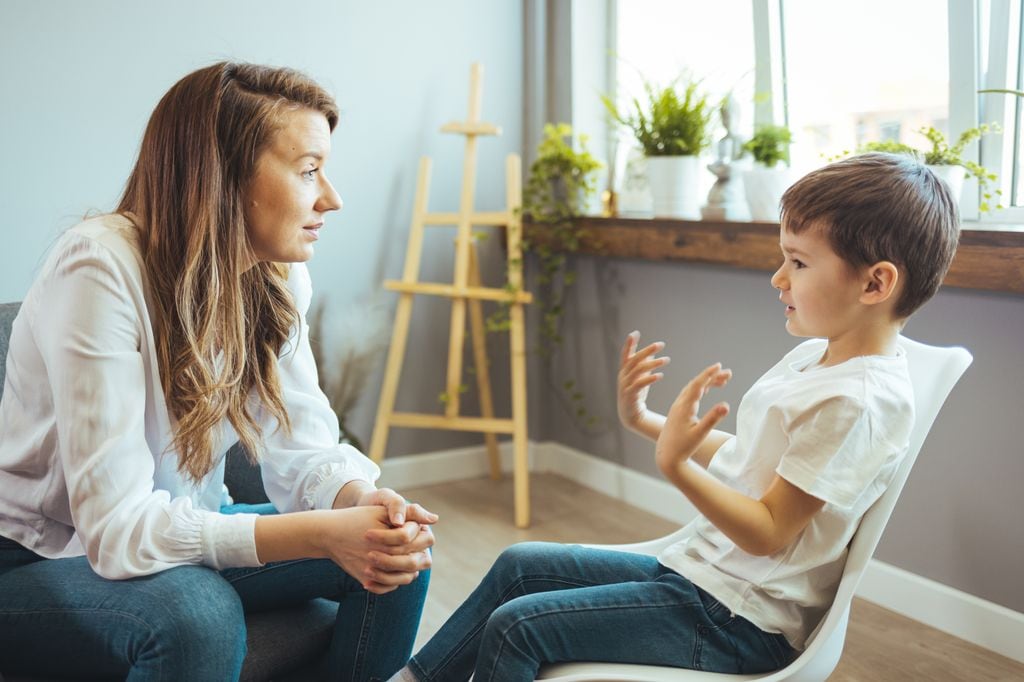 Niño en la consulta del psicólogo