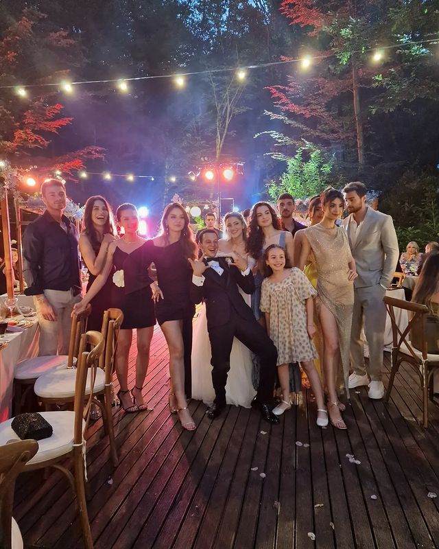 Los cuatro protagonistas de 'Hermanos' se reencuentran en la vida real en la boda de su 'primo'