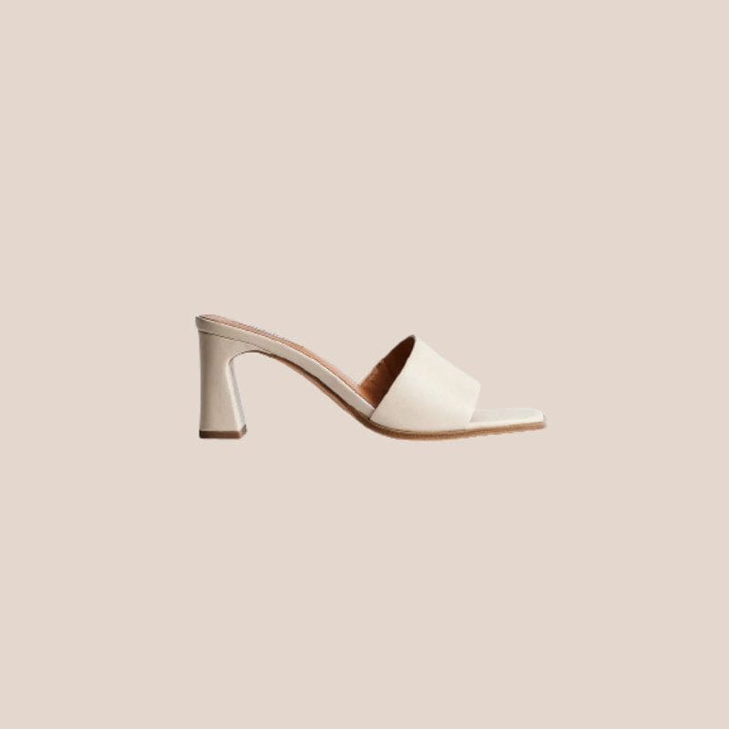 mules beige