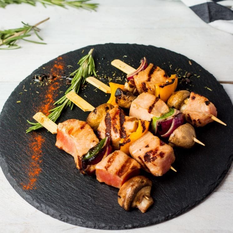 brochetas-atun-verduras