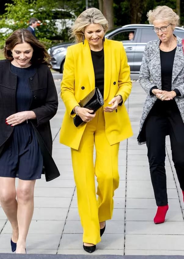 Máxima de Holanda traje amarillo Zara