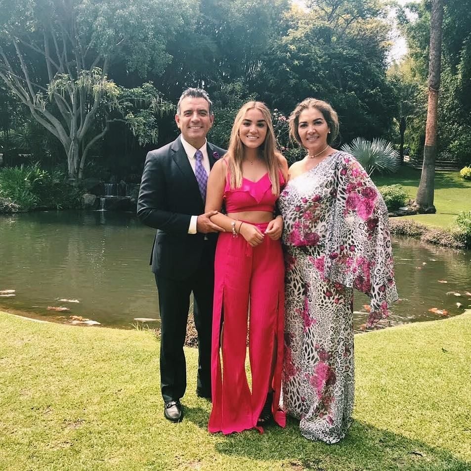 Héctor Sandarti y su familia