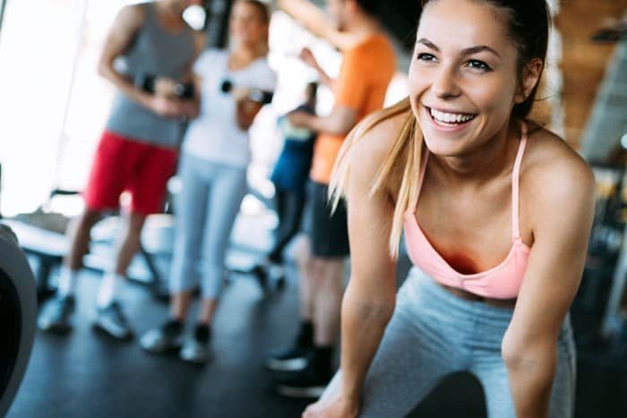 mujer haciendo ejercicio